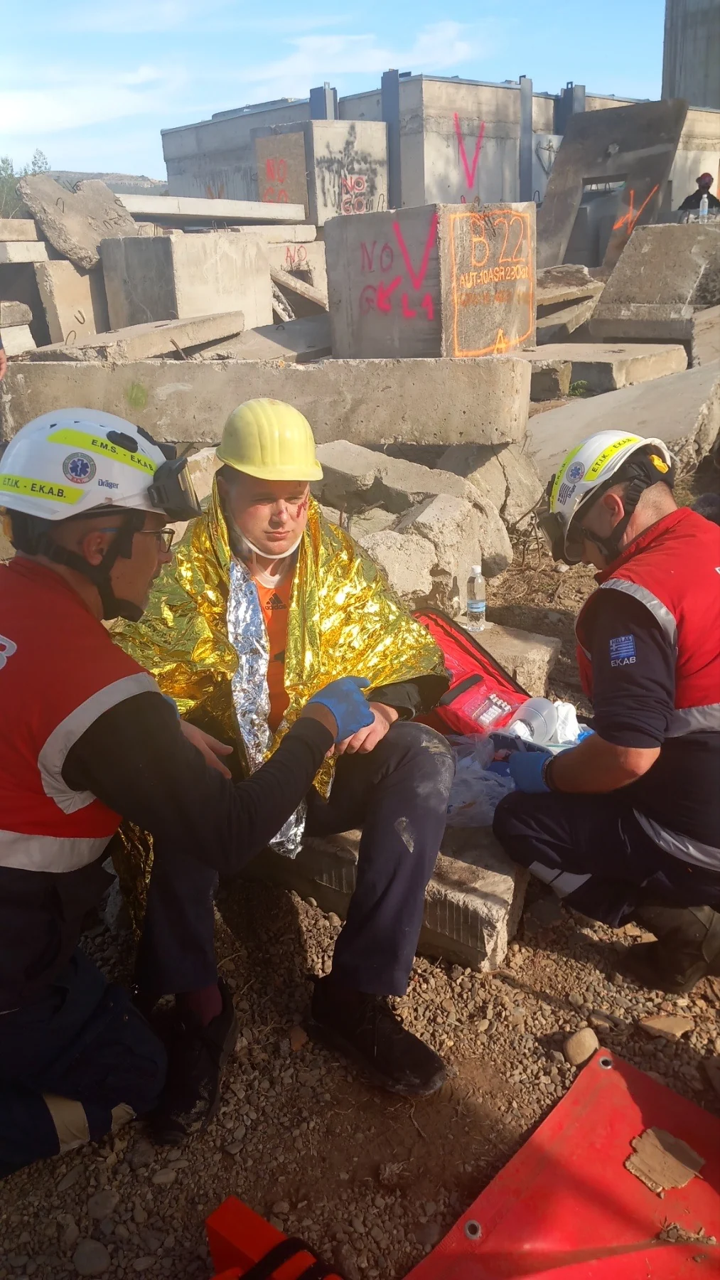 Agisilaos Giannopoulos teaching an emergency life support course